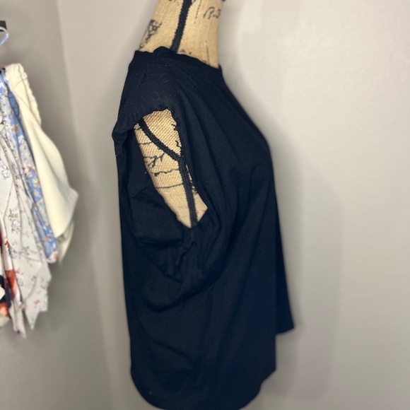 Strut and Bolt sleeveless shirt - Picture 2 of 3